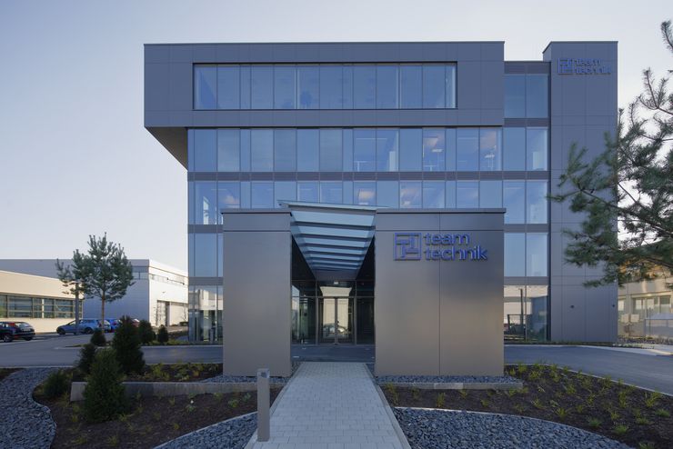 High-Tech-Fassade für Denkfabrik