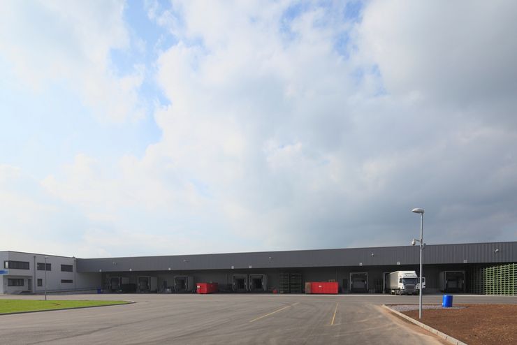 Conitroma Logistic: Neubau Lager- und Verladehalle für LKW-Reifen